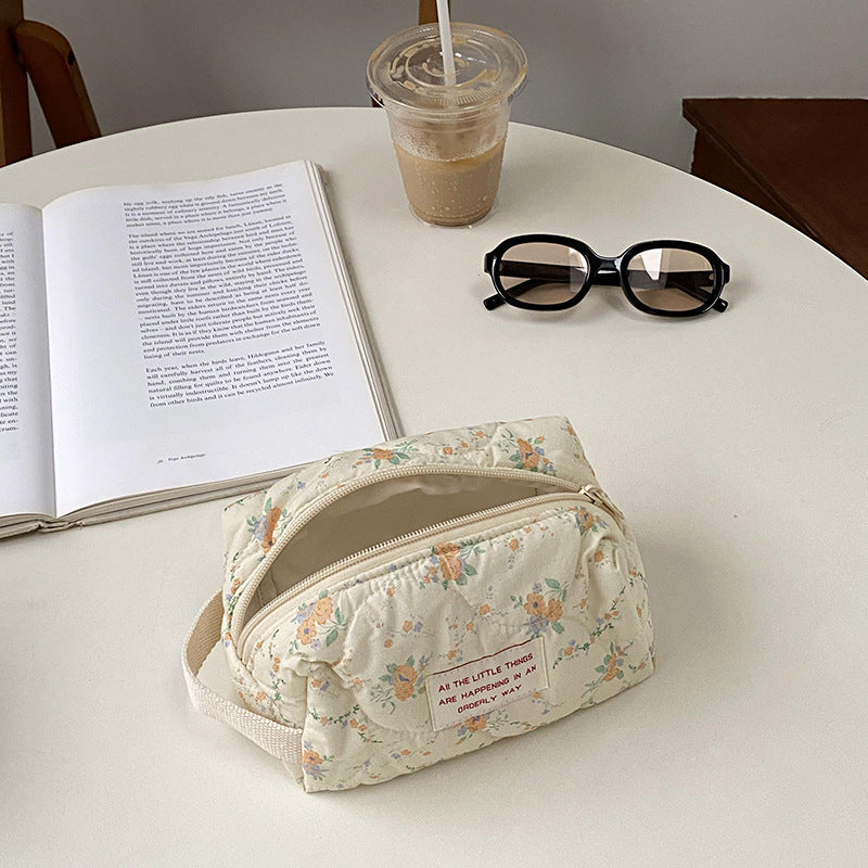 Women's Cute Portable Quilted Cosmetic Bag
